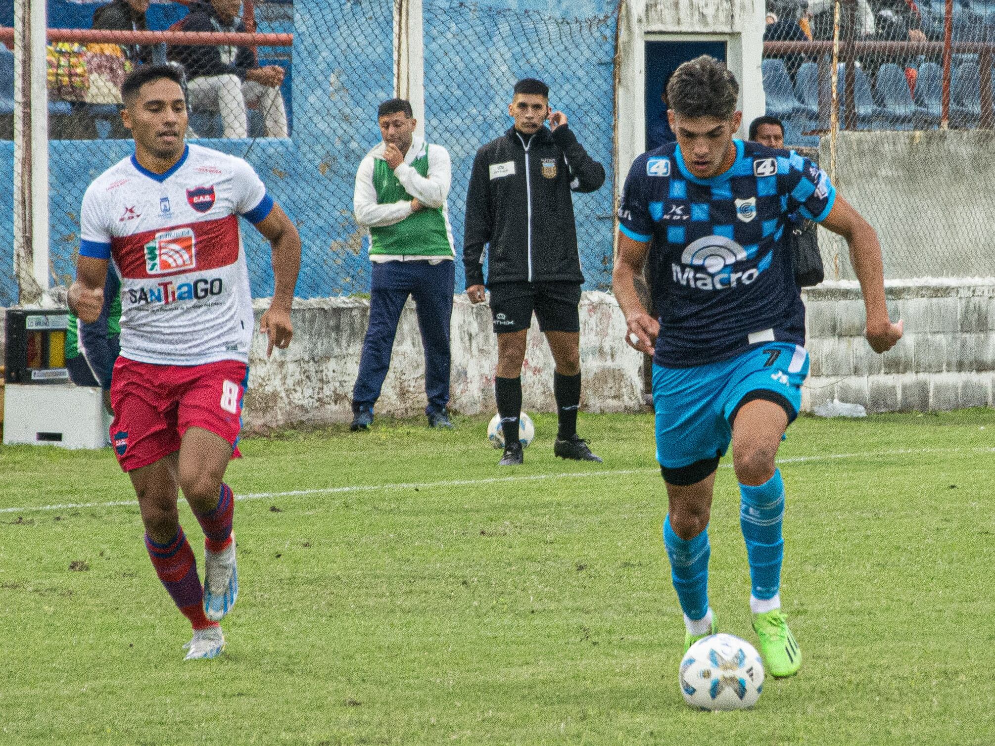 El punto que consiguió el "Lobo" en Santiago del Estero suma para estar muy cerca del Reducido por el segundo ascenso de la Primera Nacional.