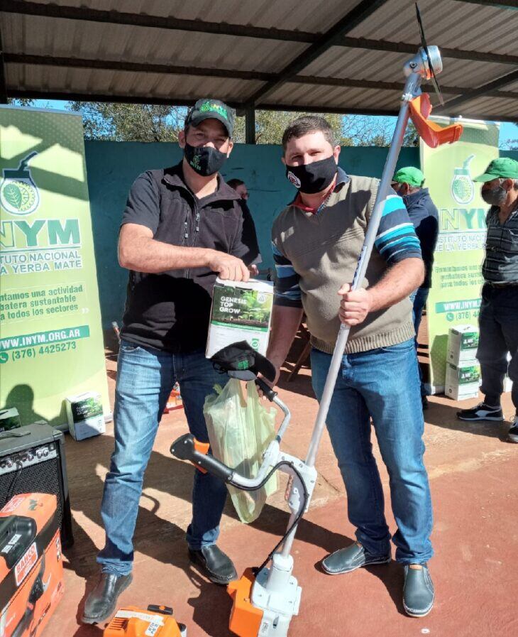 Productores y trabajadores rurales de San Pedro recibieron herramientas agrícolas.