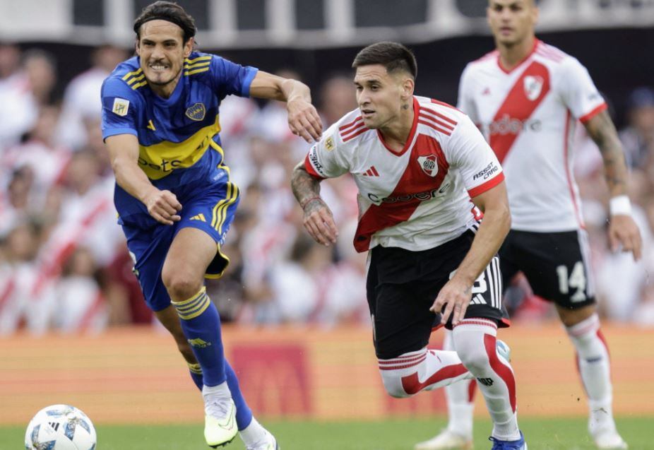 Rodrigo Villagra en el partido de River ante Boca por la Copa de la Liga Profesional.