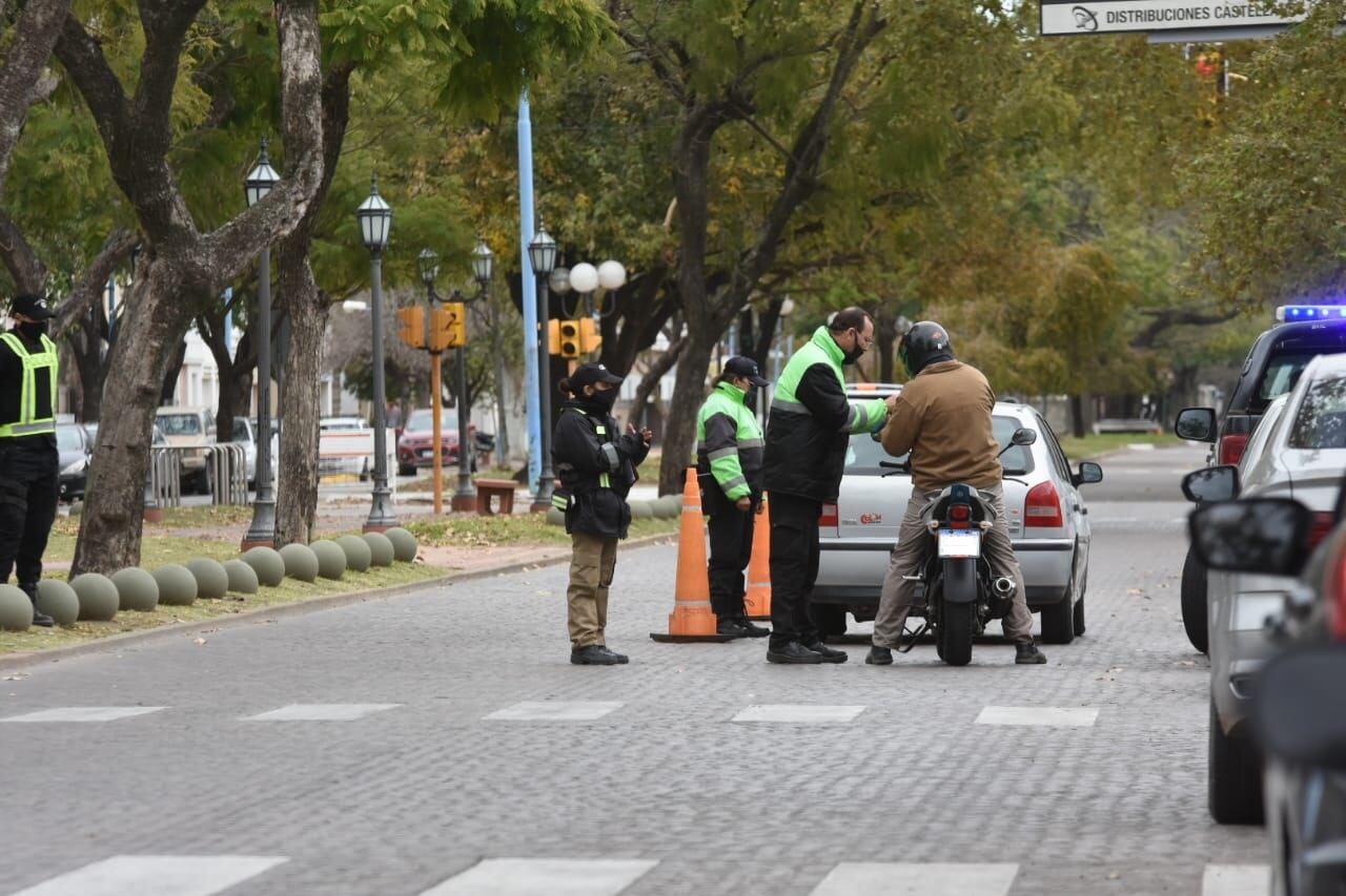 Controles municipales por restricciones en pandemia.