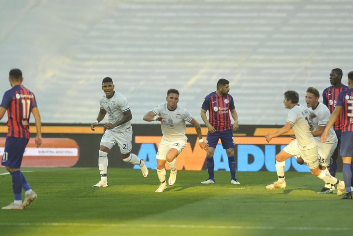 Talleres no se tomó el feriado y le ganó a San Lorenzo
