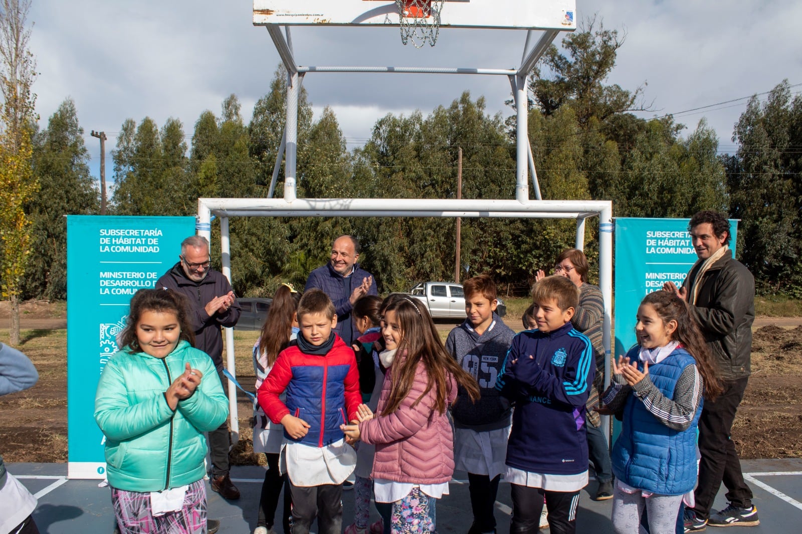 Inauguración del Playón Deportivo en Orense y nombramiento de la Plazoleta “Adela Gundensen