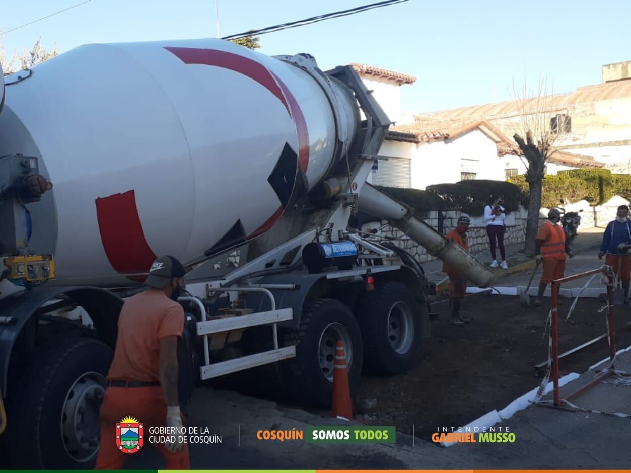 Trabajos en la vía pública de Cosquín.