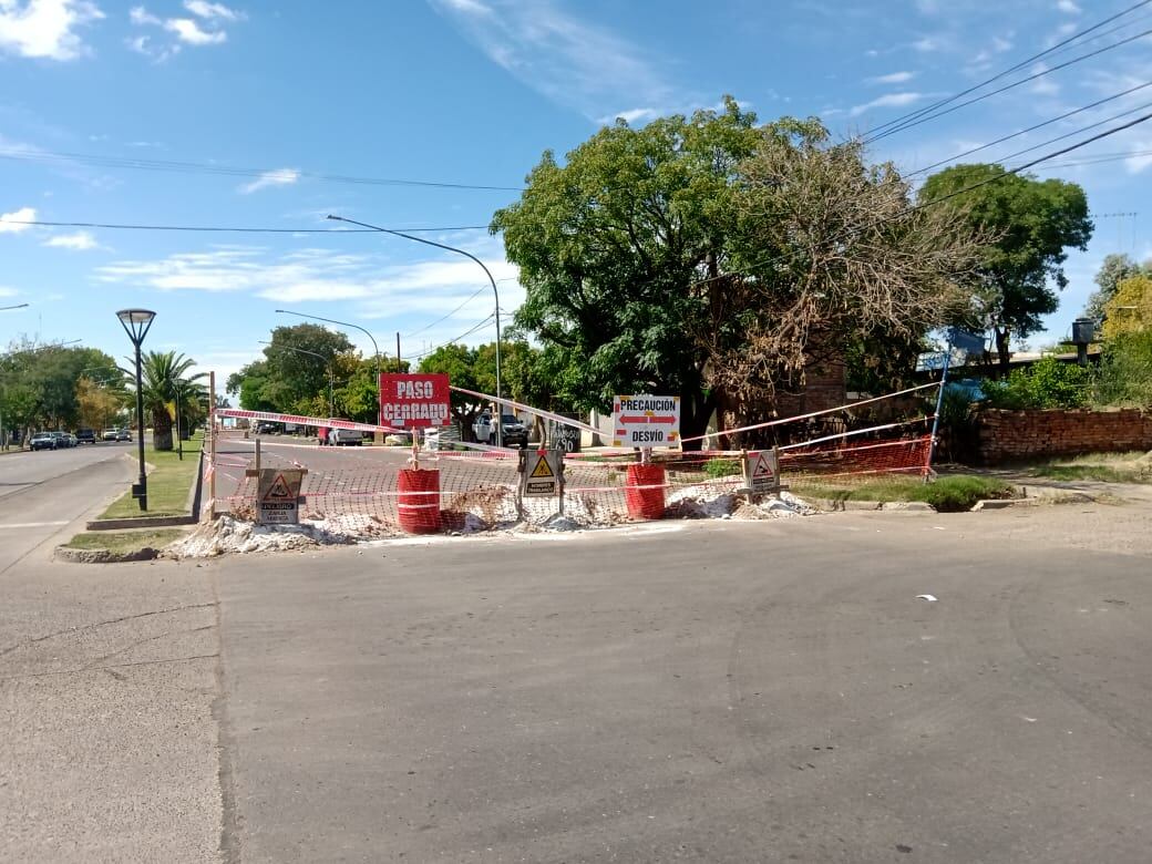 Piden a los conductores respetar los desvíos. 