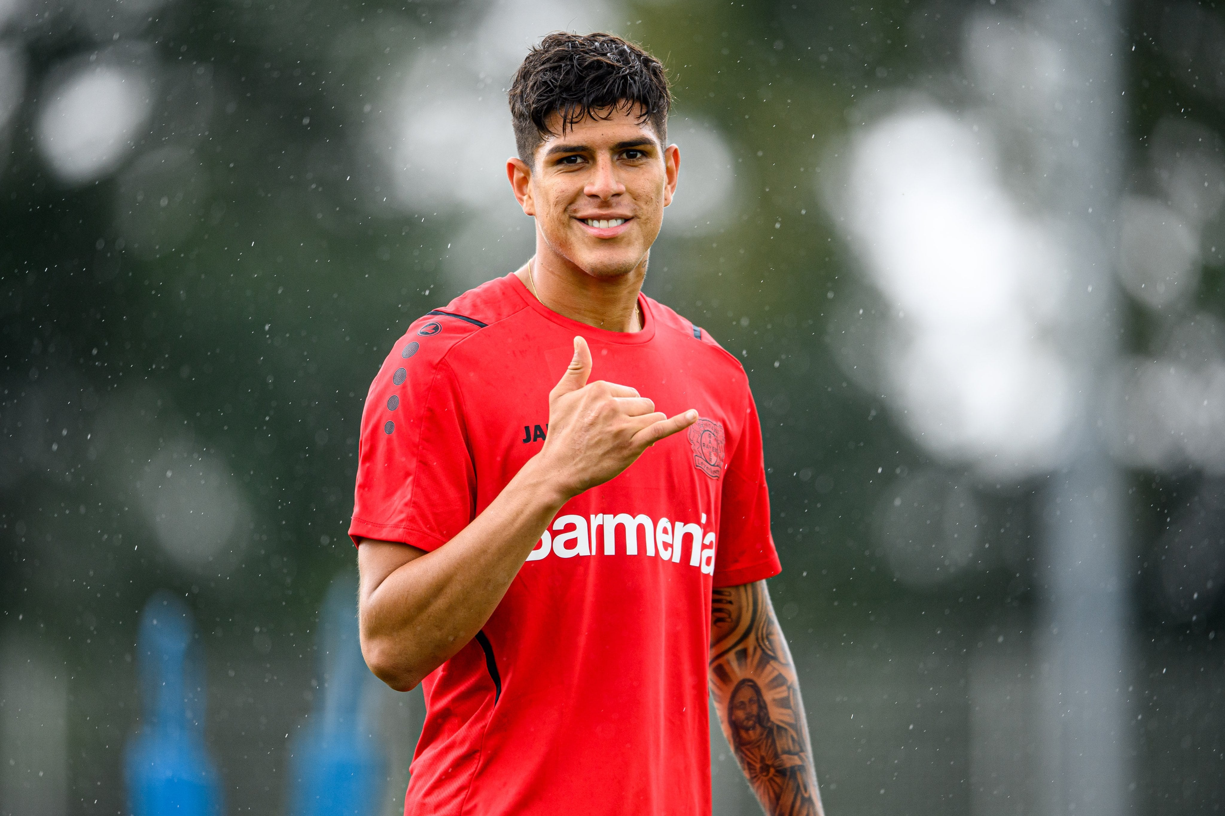 Piero Hincapié en su primer entrenamiento en Leverkusen. (Prensa Bayer Leverkusen de Alemania)