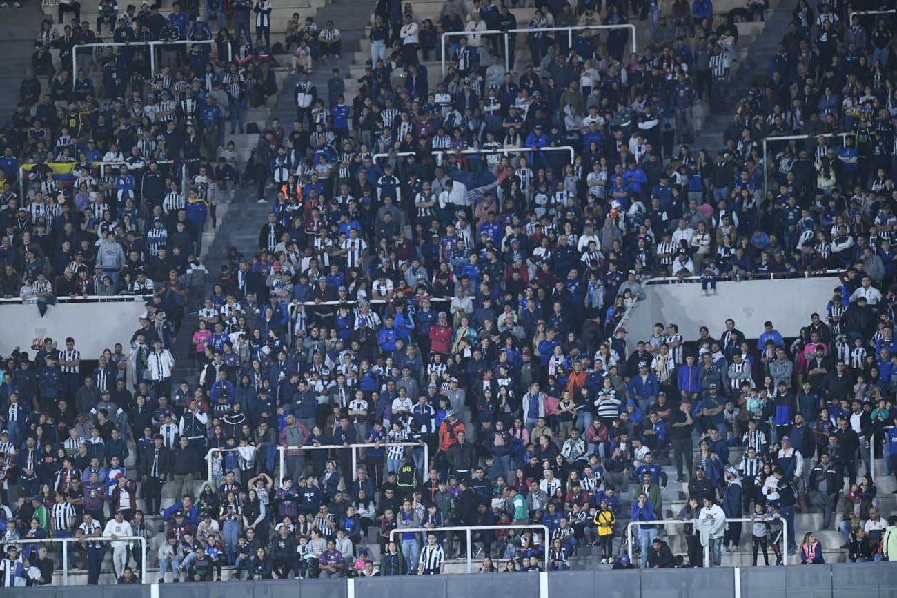 Hinchada. Talleres recibió a Platense por la quinta fecha de la Liga Profesional. El partido se jugó en el estadio Mario Alberto Kempes. (Facundo Luque/La Voz)