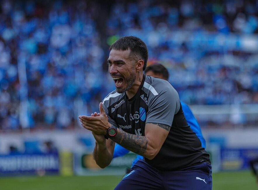 Nicolás Nasisi, "El profe Nico", como es conocido por sus compañeros del cuerpo técnico y del plantel profesional boliviano, celebró poder "vivir el sueño de estar en el fútbol".