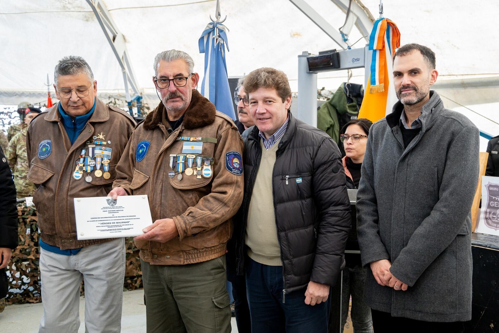 Inauguración de la carpa en la Plaza Islas Malvinas de Ushuaia