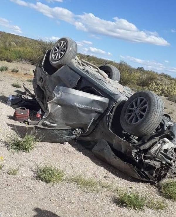 Una Grand Cherokee volcó en la ruta 144 cerca y el conductor dio positivo a la alcoholemia. Gentileza Media Mendoza