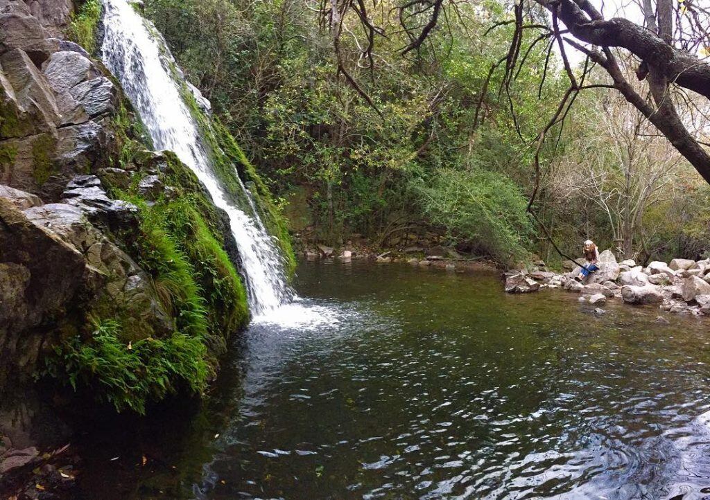 Salto de aguas cristalinas en Santa Rosa de Calamuchita.