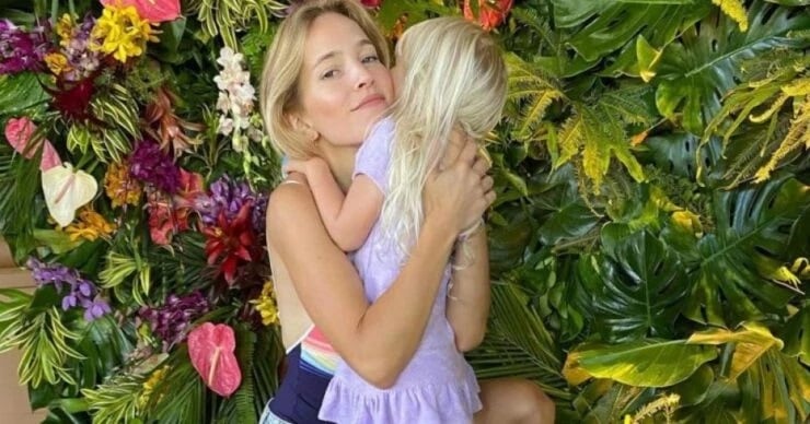 Luisana Lopilato y su hija Vida, en una foto anterior