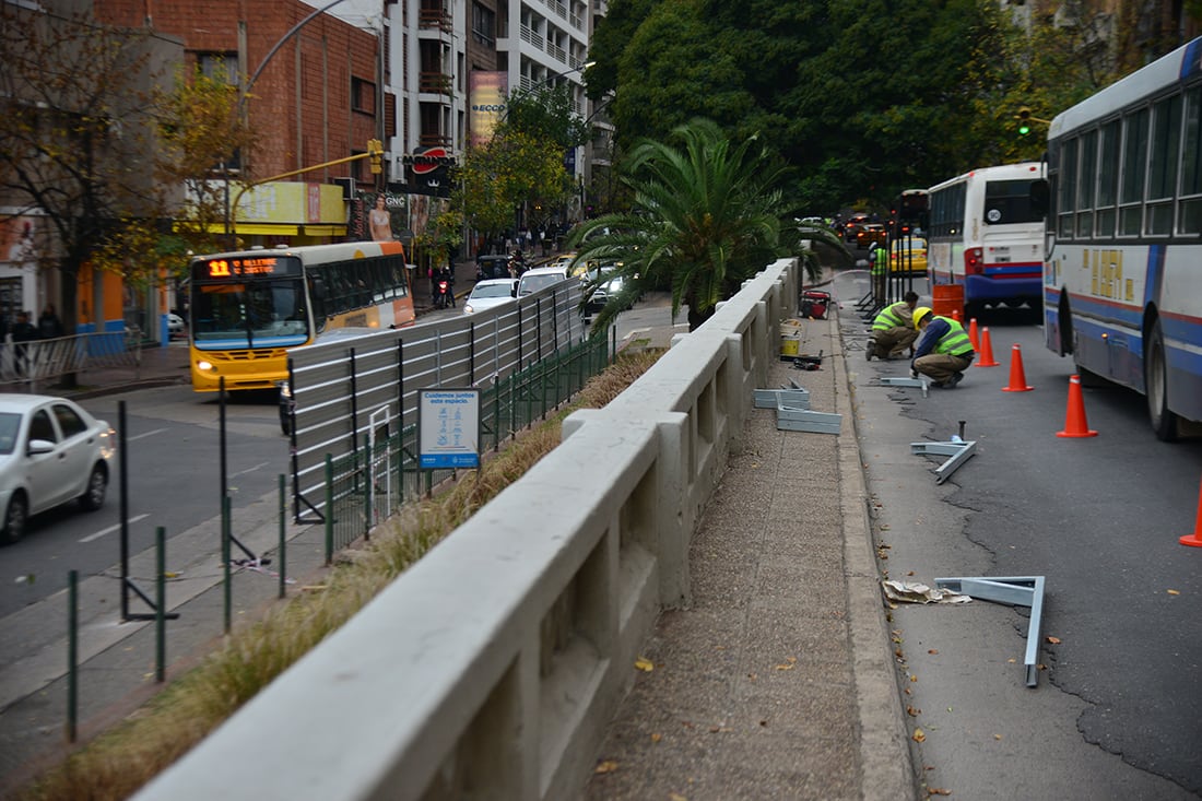 Comienzo de obra en la zona del Mercado Sud de la ciudad. Empiezan a tapar el muro para luego demolerlo.      Foto: (Pedro Castillo / La Voz)