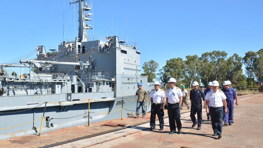 El buque ARA “Patagonia” ingresó a Puerto Belgrano para mantenimiento