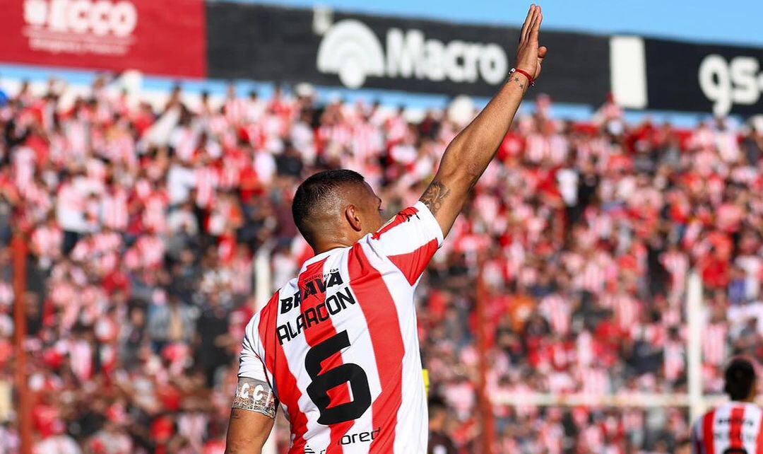 Fernando Alarcón, capitán y símbolo de Instituto. (Prensa IACC).