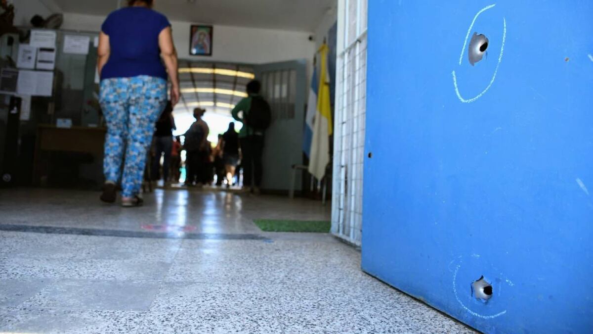Elecciones 2021 en Rosario: balearon dos escuelas horas antes del comienzo de la votación