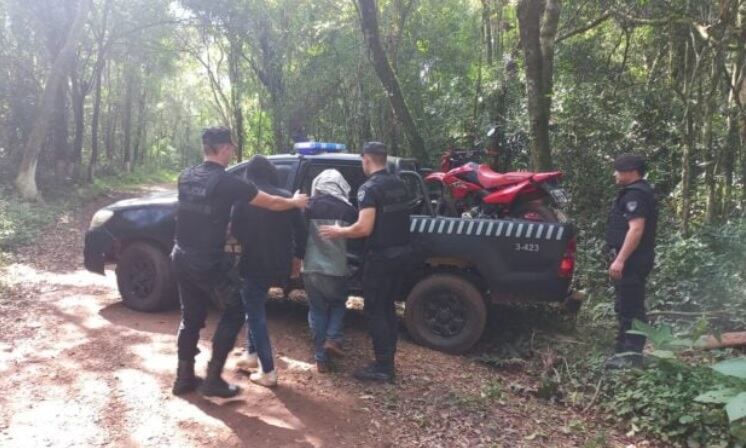 Alba Posse: dos ladrones fueron detenidos y recuperan una motocicleta robada.