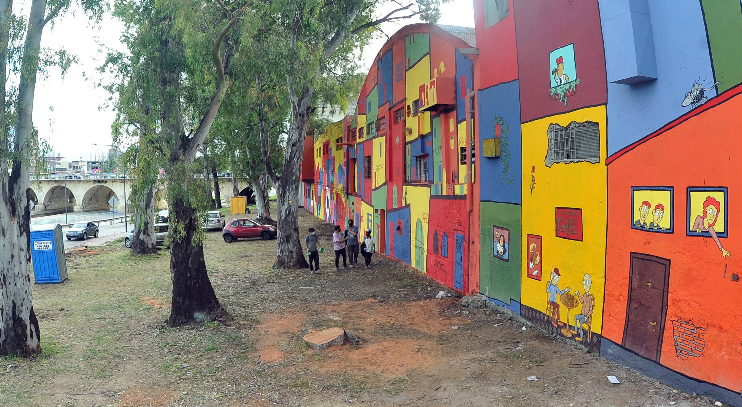  ID:6106758 Murales en Costanera del rio Suquia casa deterioradas o abandonadas en la costanera del rio que han sido intervenidas por artistas con murales de colores Arte callejero mural pintores Marcos Ochat Valentin Reinozo Rodrigo Mathot Lucas Aguilera 5 abril 2021 foto Javier Ferreyra