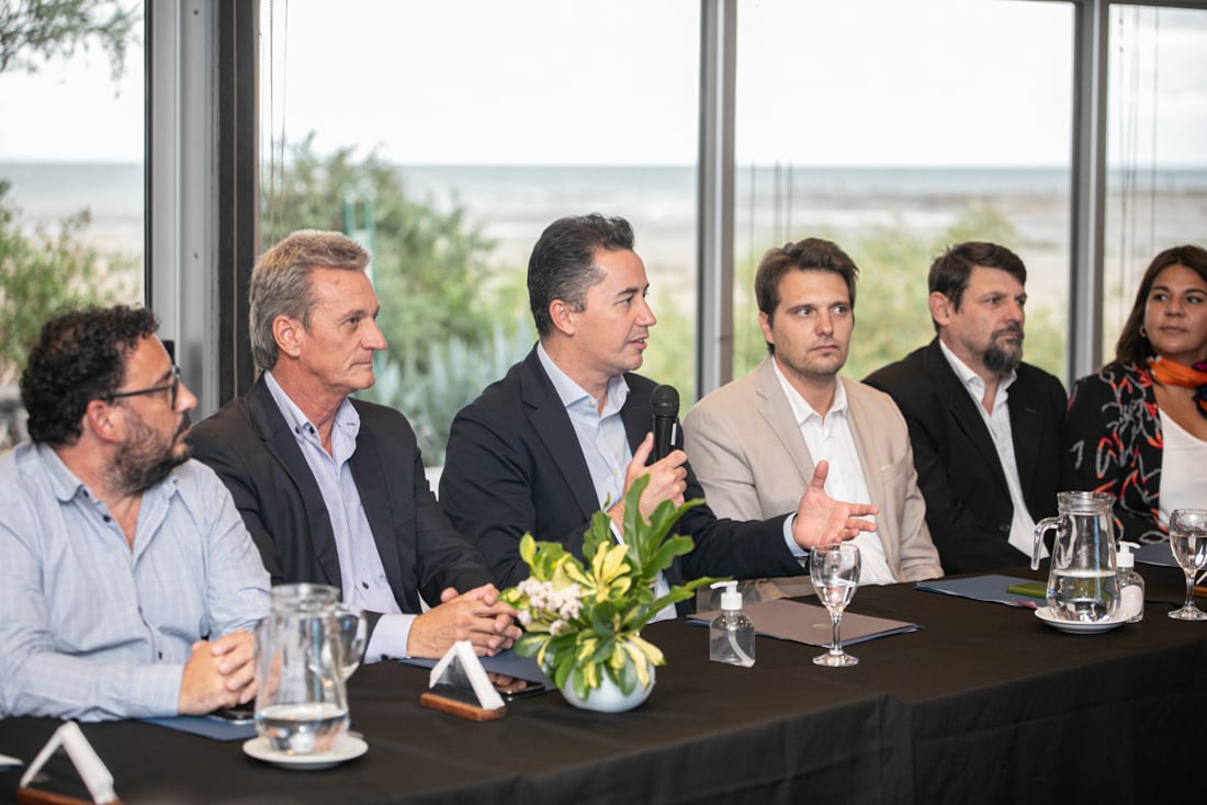 En Miramar, Manuel Calvo encabeza la primera reunión de la Mesa de Trabajo Ansenuza (Foto: Comunicación Legislatura de Córdoba)