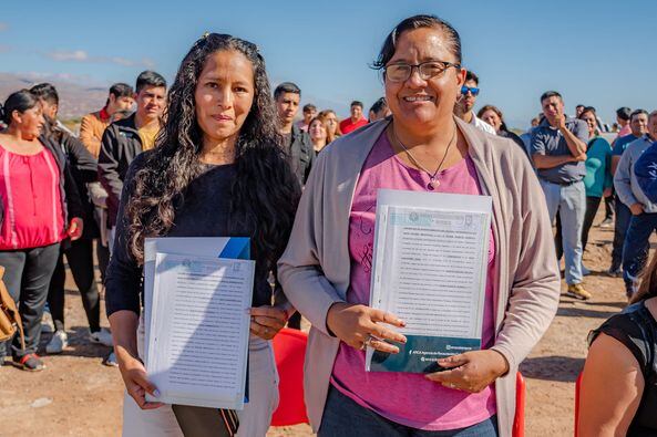 La Ley garantiza la gestión gratuita de escritura a quienes cumplan los requisitos.