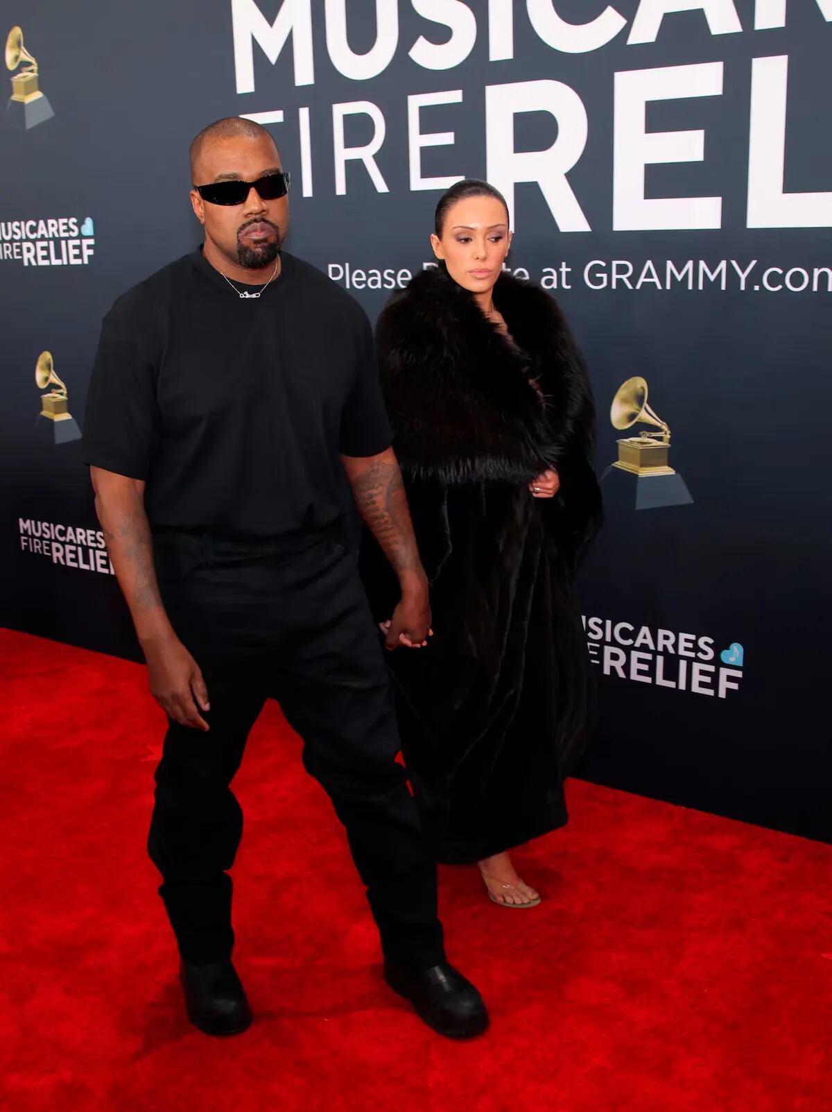 Kanye West y su esposa causaron polémica en los Grammys 2025