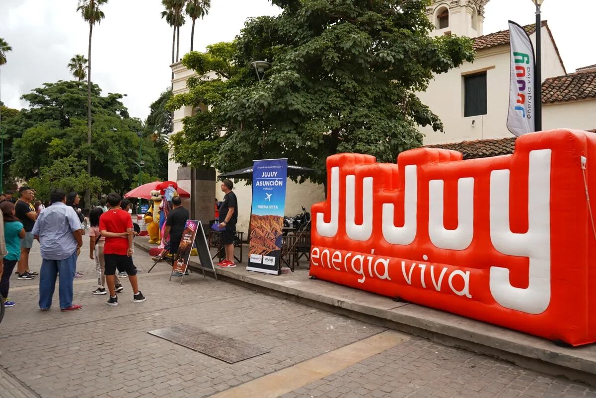 La presentación del stand de Jujuy en Salta y la gira por otras provincias tiene el objetivo de "posicionar a la provincia como un destino turístico imperdible del noroeste argentino".