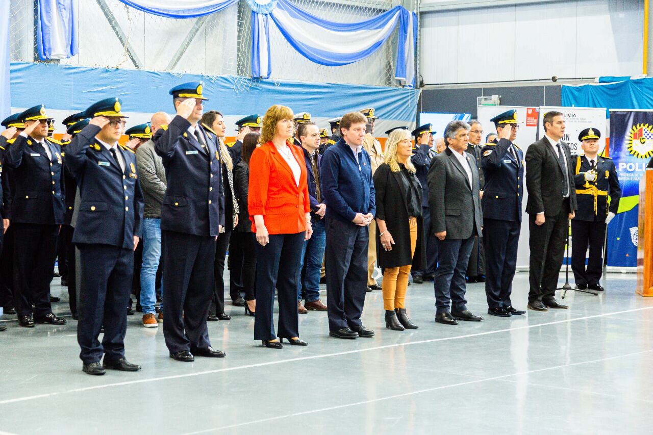 Tierra del Fuego: acto de egreso de oficiales y agentes de policía y del Servicio Penitenciario