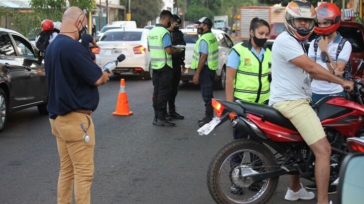 Mediante operativos de tránsito se retuvieron vehículos por alcoholemia, documentación pertinente y contaminación sonora.