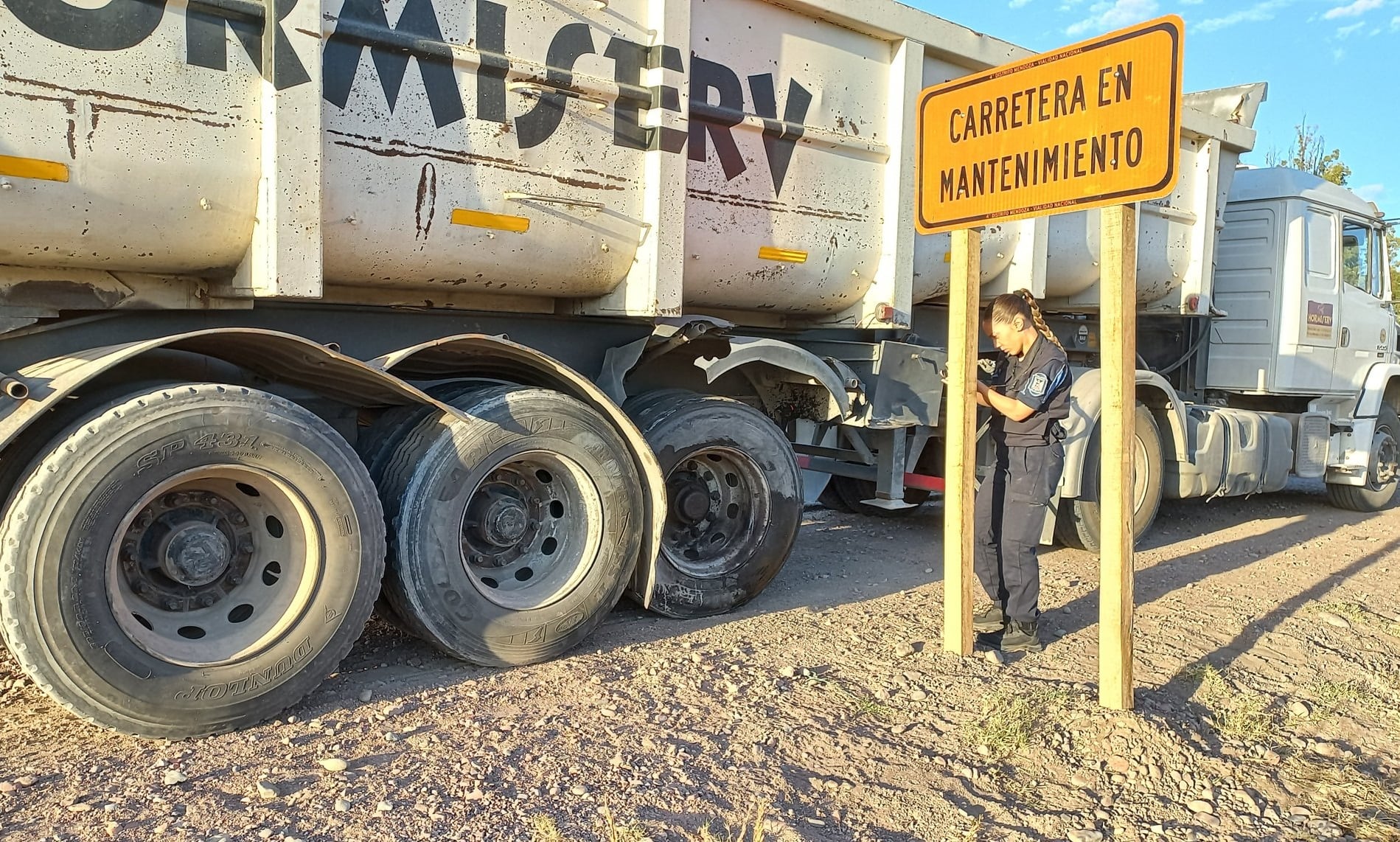 Choque entre una camioneta y un camión en la ruta 7 (Gentileza / Twitter @matipascualetti)