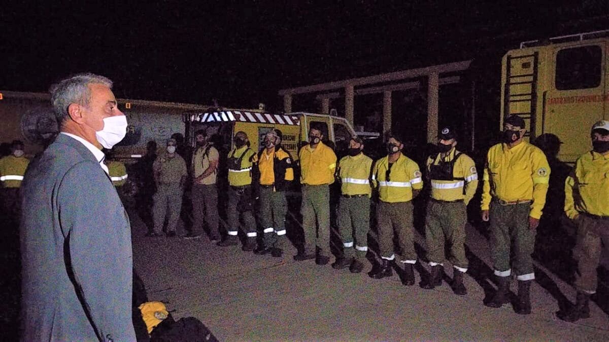 Partieron rumbo a El Bolsón, Río Negro, 19 brigadistas jujeños, para colaborar en el combate de los incendios forestales que afectan a esa provincia patagónica.