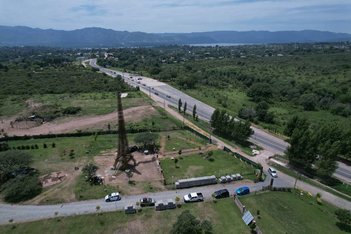 Cuánto salen las entradas para conocer la “Torre Eiffel cordobesa” que se mudó a las Sierras