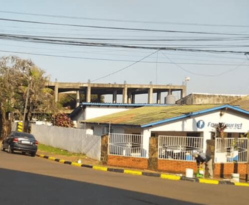 Continúan las obras de mejoras en los cordones cuneta de la ciudad.