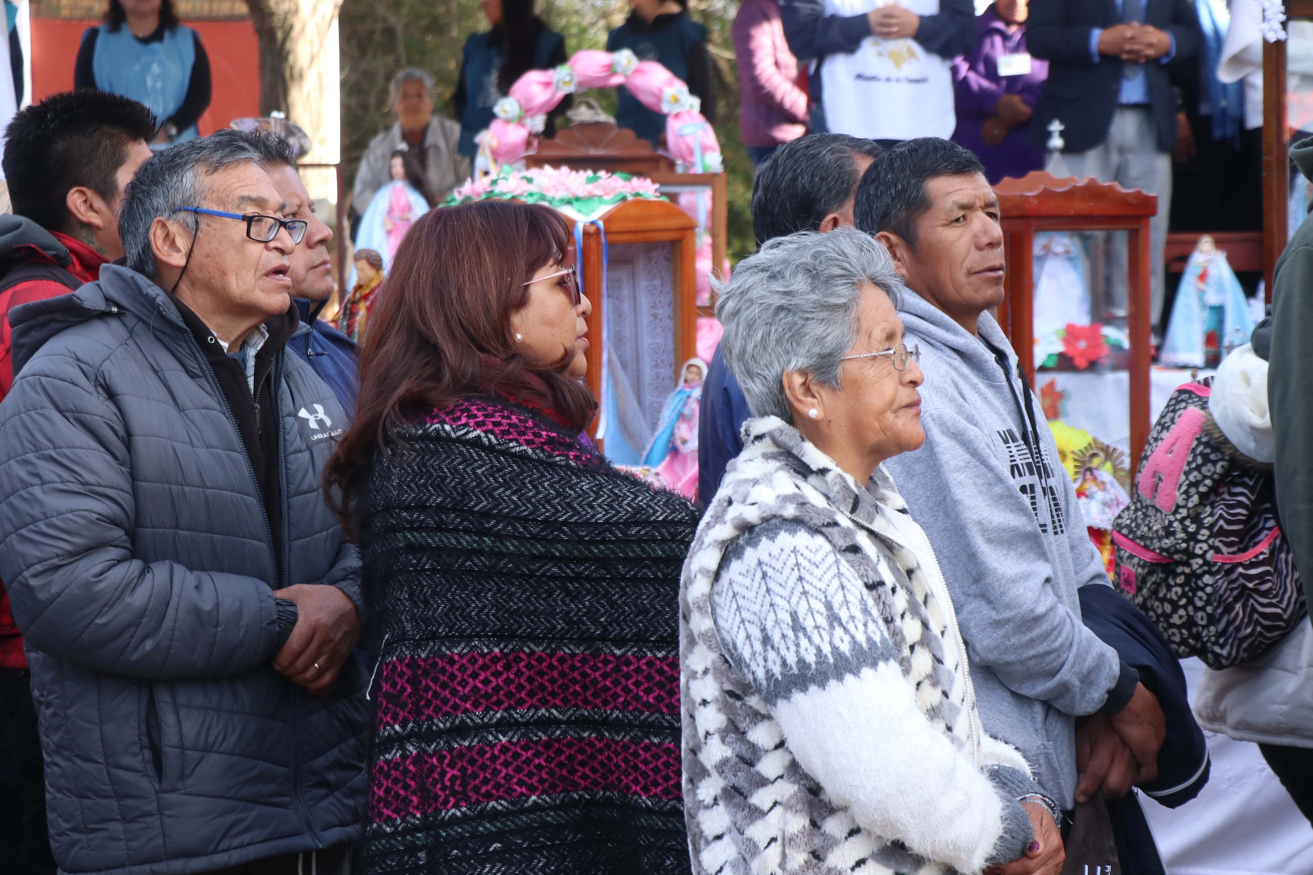 Fieles que llegan desde la capital, del departamento Palpalá -donde se encuentra el santuario de la Virgen- y de toda la provincia se suman a la celebración en Río Blanco.