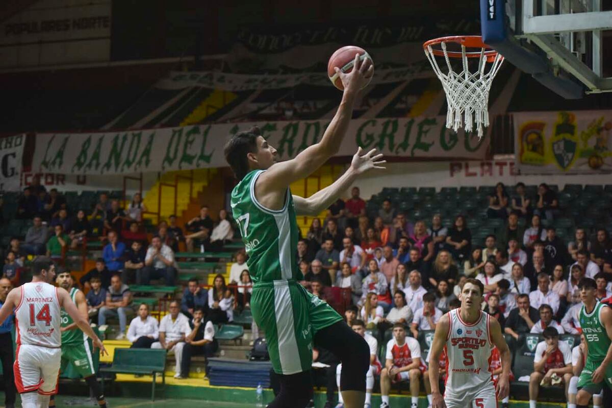 Atenas comenzó otra historia en Liga Argentina con victoria sobre Sportivo Suardi