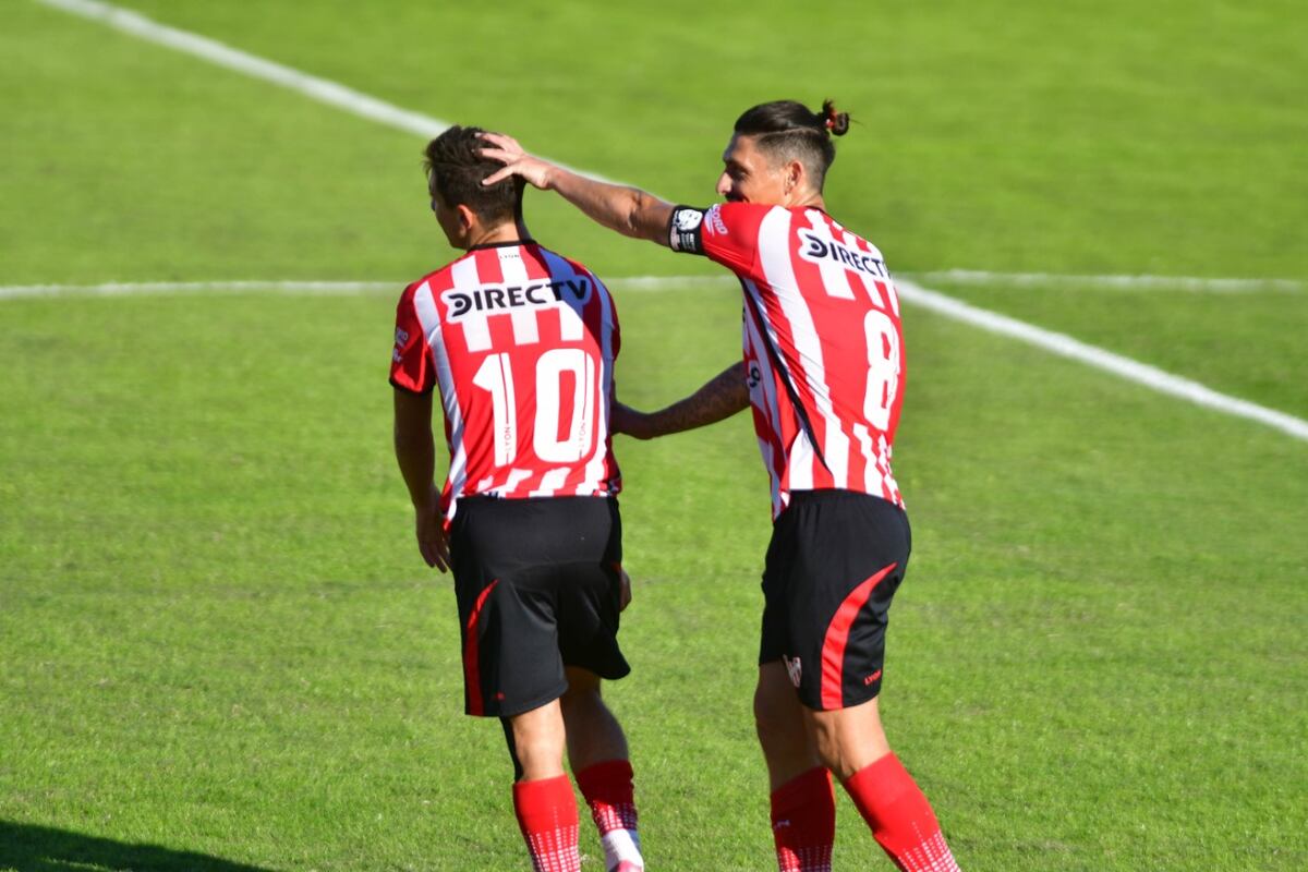 Restricciones por coronavirus: los torneos de fútbol, suspendidos
