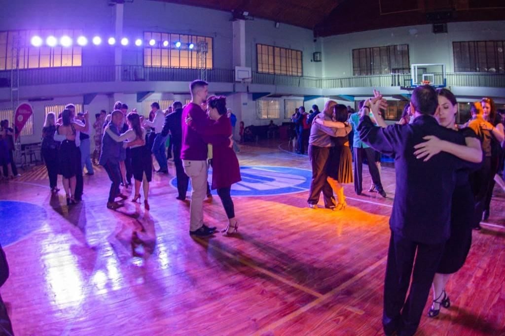 Gran milonga en el polideportivo Favale de Ushuaia