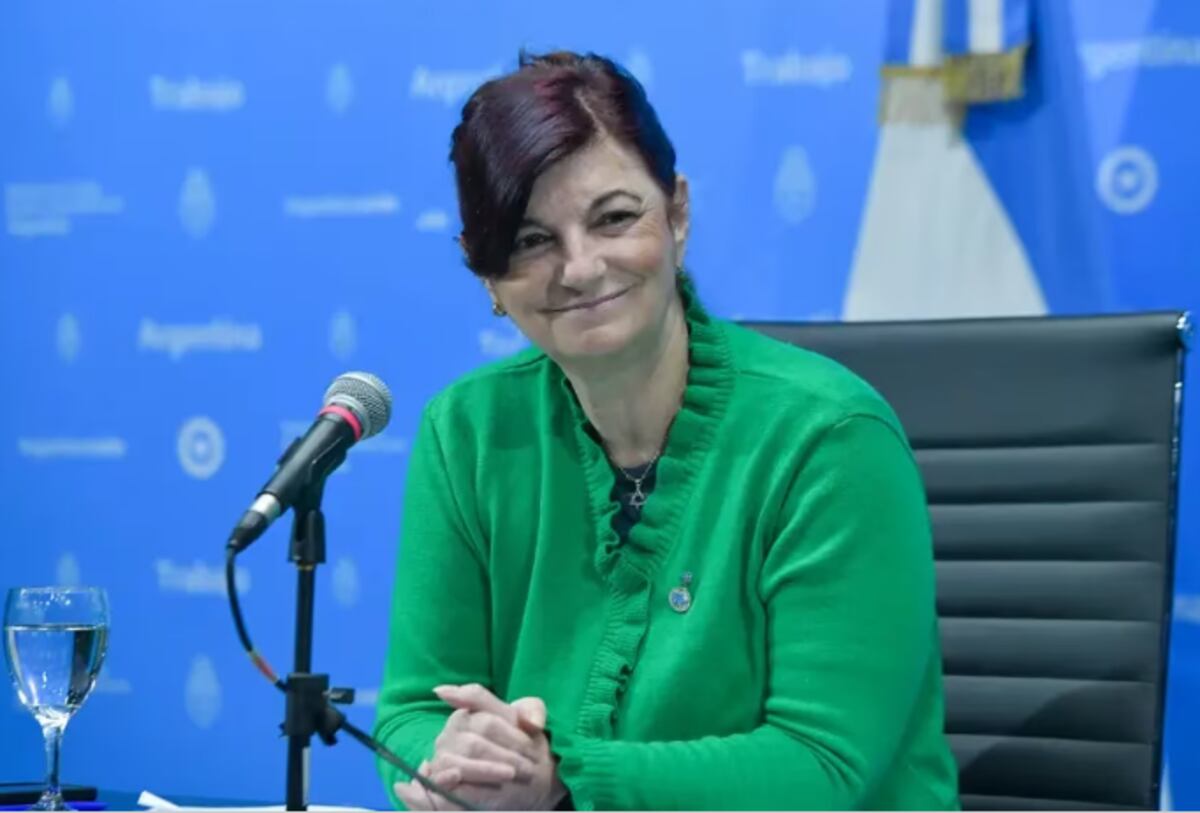 Ahora aclaran que el bono completo lo cobrarán quienes ganen hasta $ 370.000 de bolsillo y que no podrán comprar “Dólar Ahorro”