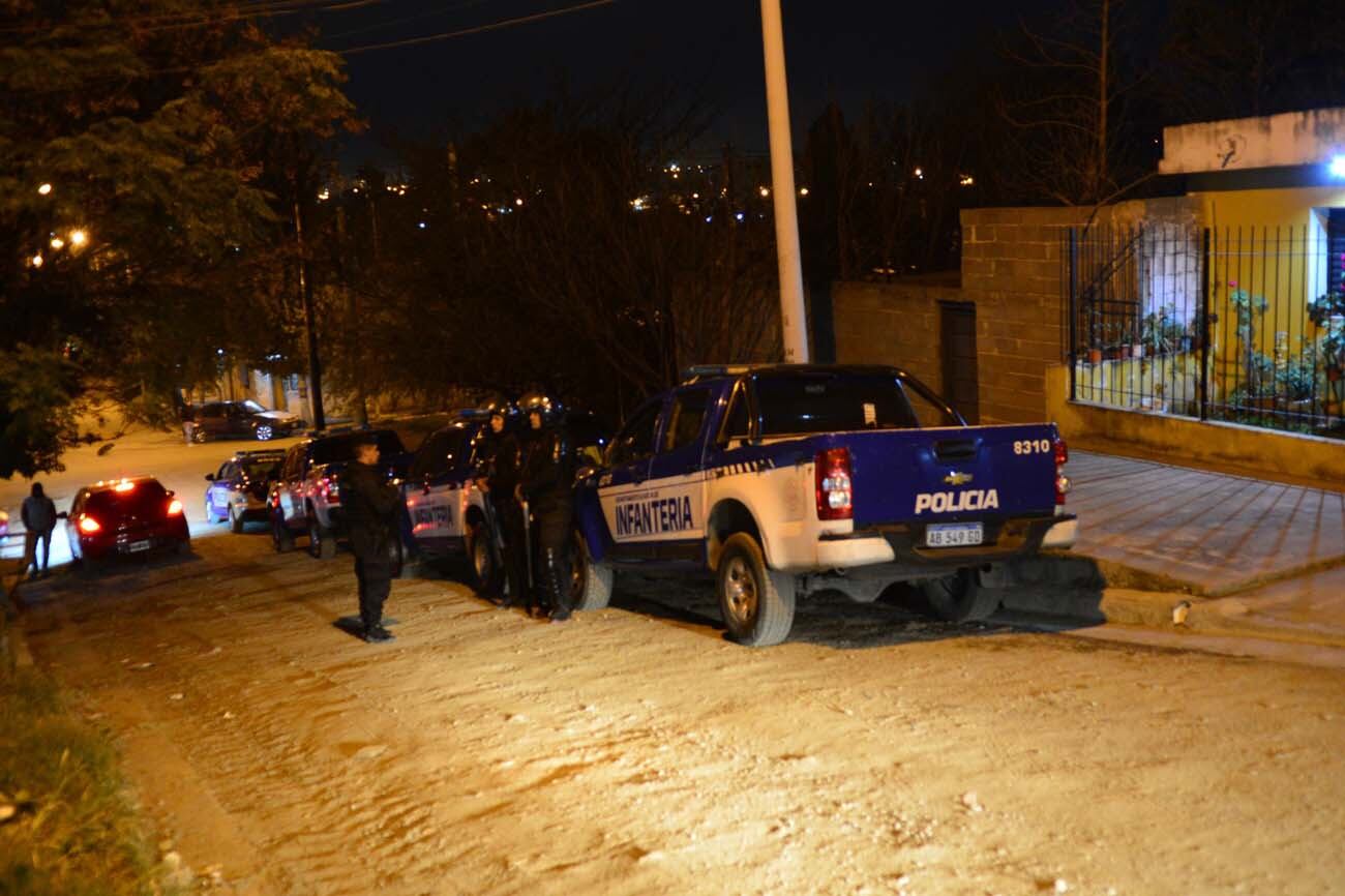 Policía mató a sospechoso que atacó a una familia a los tiros en barrio Muller. Calle Machado al 350 (Javier Ferreyra / La Voz)