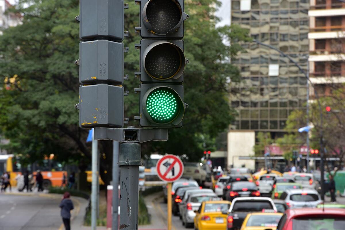 Dónde están los “semáforos inteligentes” que detectan multas en Córdoba