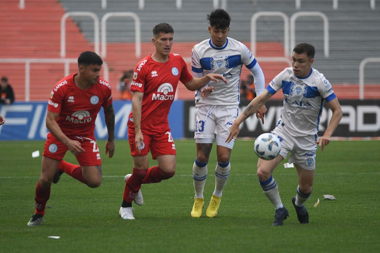 Fútbol  Liga Profesional, Godoy Cruz Antonio Tomba vs. Belgrano de Córdoba en el estadio Malvinas Argentinas.
Foto: José Gutierrez / Los Andes 

