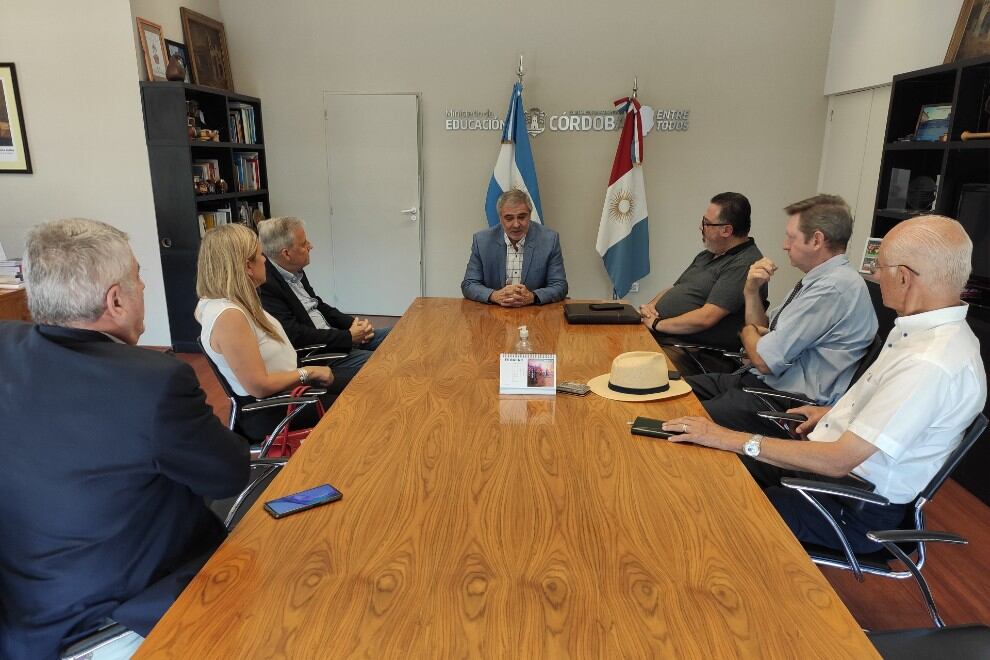 La reunión de Grahovac con las entidades cordobesas que nuclean a los colegios privados.