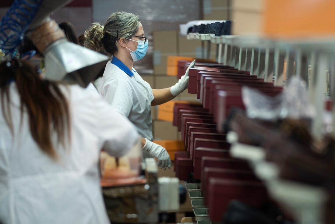 Trabajadores (AP Photo/Domenico Stinellis)