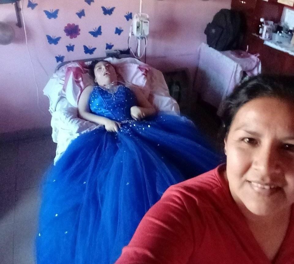 Pudo celebrar en una fiesta íntima con sus padres y seis hermanos.