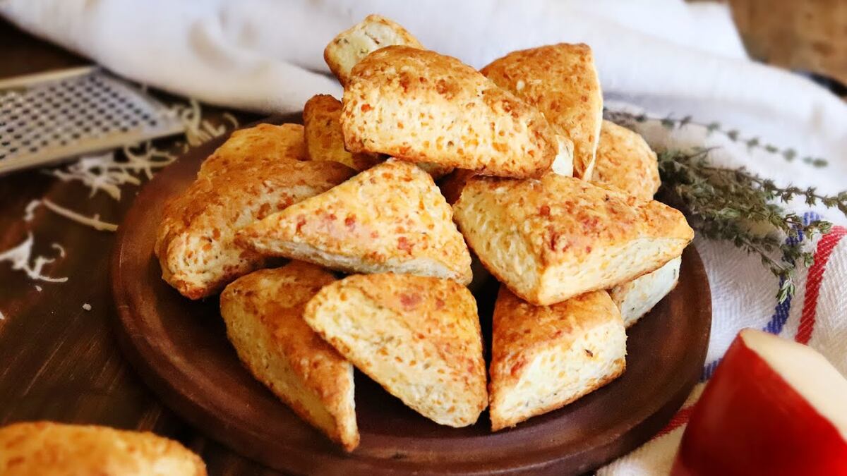 Cómo hacer scones de queso con solo 5 ingredientes: receta fácil y rápida para acompañar los mates de la tarde