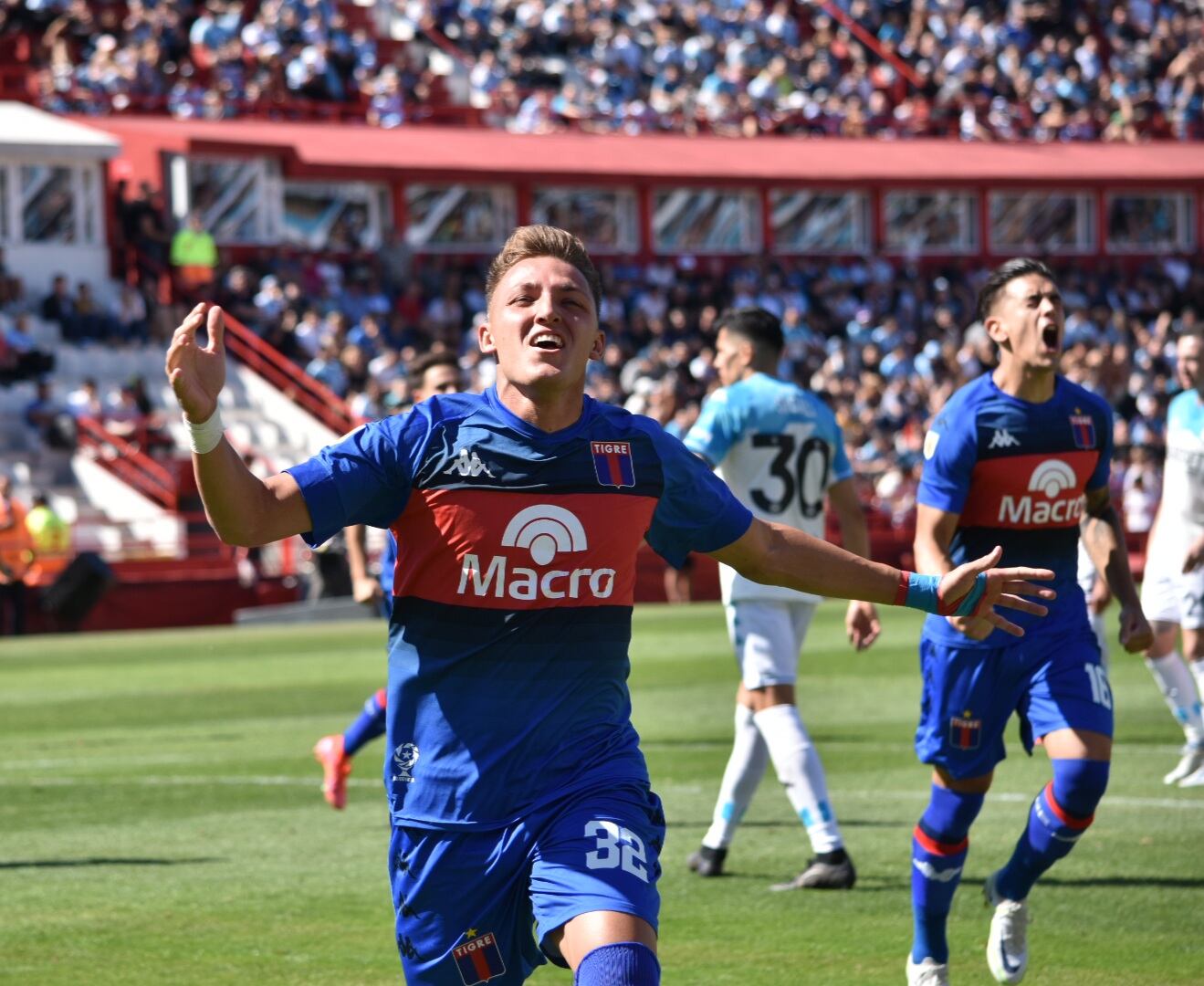 Retegui sigue dulce y marcó este miércoles de penal ante Racing (Foto: Liga Profesional).