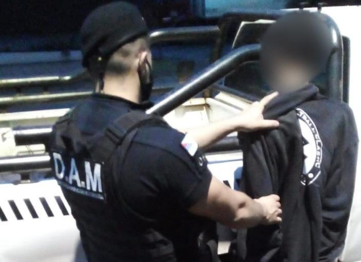 Efectivos policiales detuvieron a un joven tras robar en un local comercial en Posadas