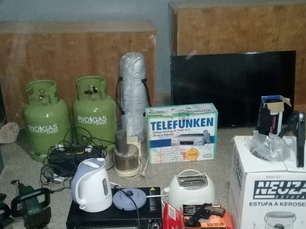 Carlos Paz: la Policía expone objetos recuperados para dar con los damnificados