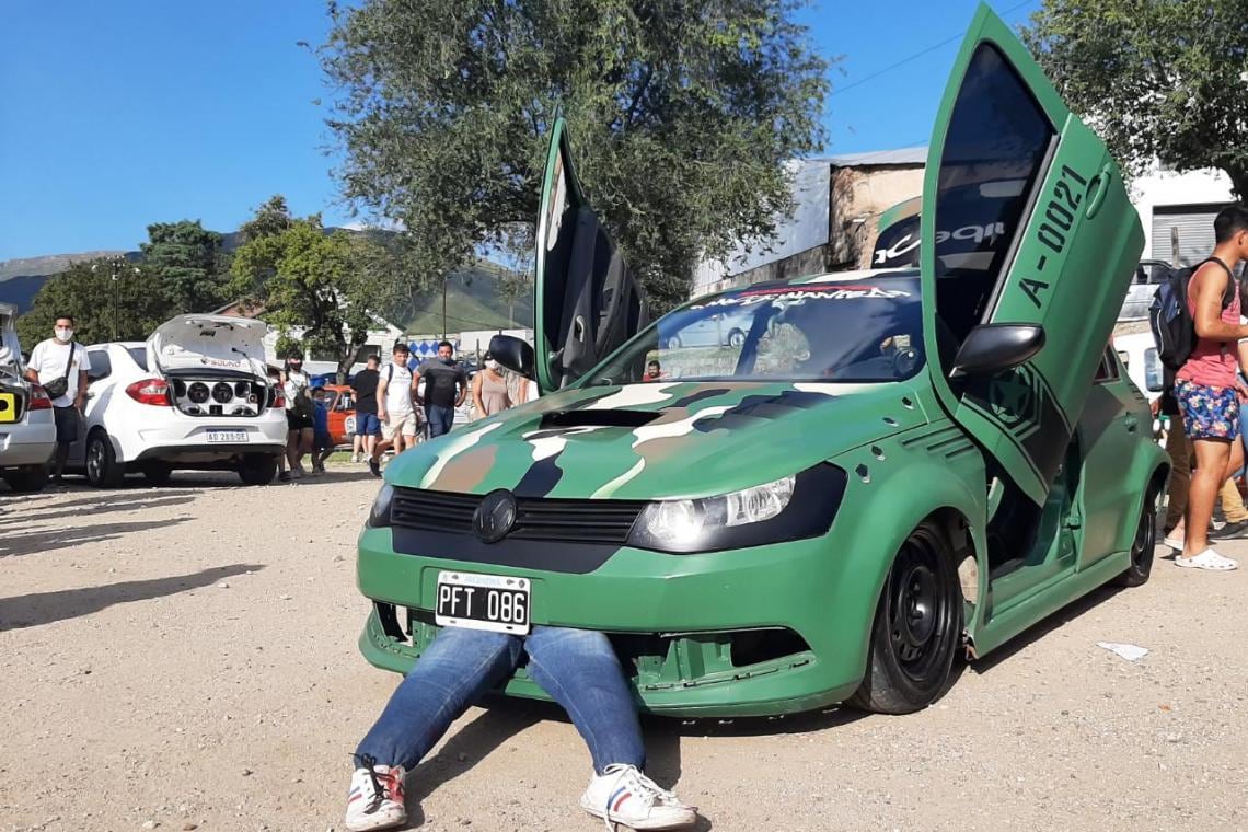 Uno de los tantos vehículos "atractivos" del evento este domingo en La Falda.