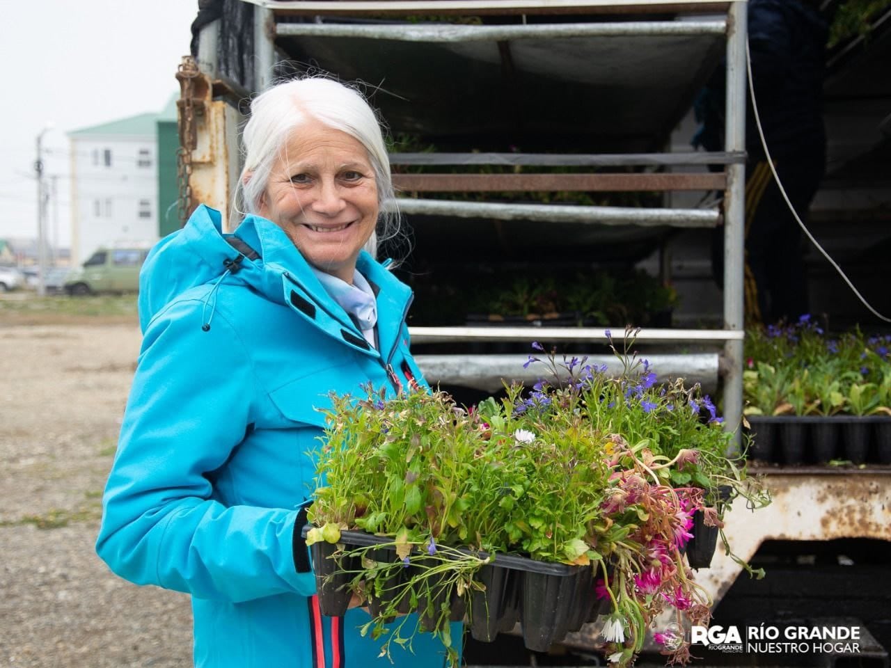 La Municipalidad de Río Grande entregó 50 mil plantines