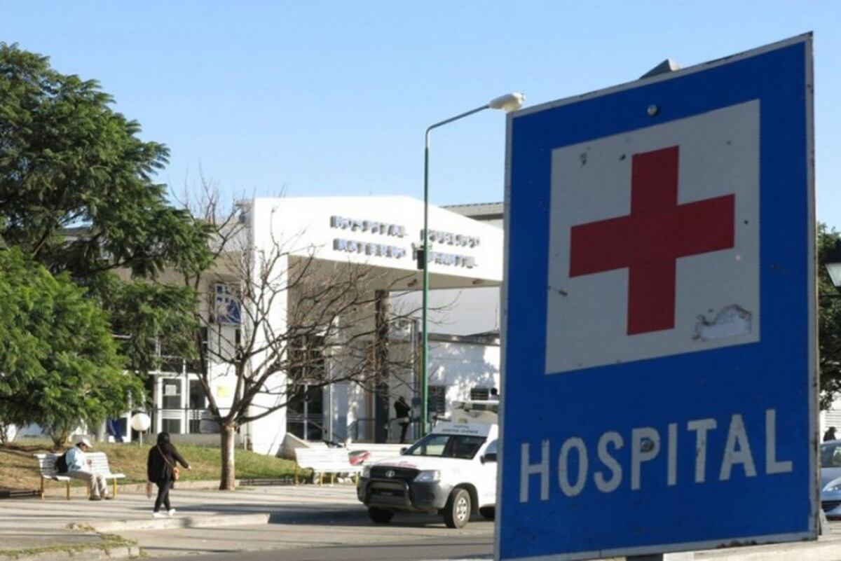 Una pareja de extranjeros se quejó porque les quisieron cobrar en un hospital público para tener a su bebé en Argentina