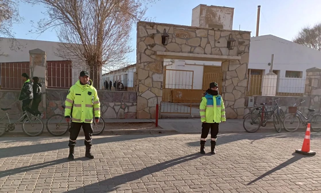 Efectivos de Seguridad Vial ordenarán el tránsito en inmediaciones de los establecimientos escolares que son centros de votación en Jujuy.